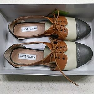 Steve Madden Cori Cut-out Oxford Flats
